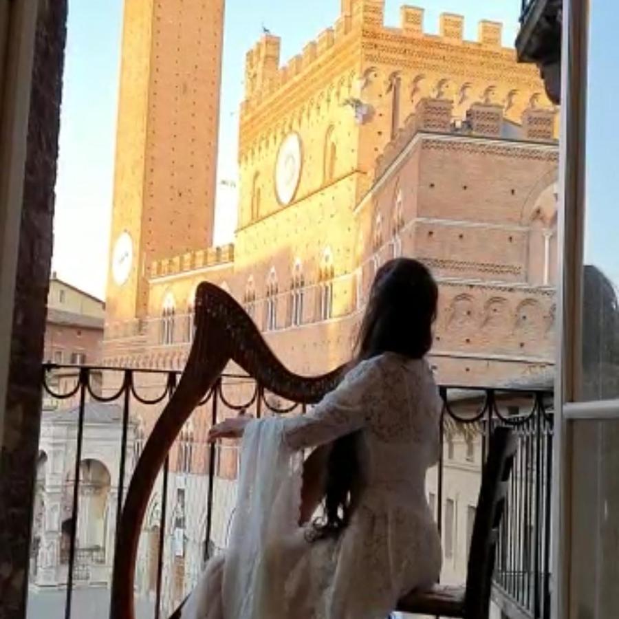 Residenza D'Epoca " Il Campo" By Francigenaapartments Siena Luaran gambar